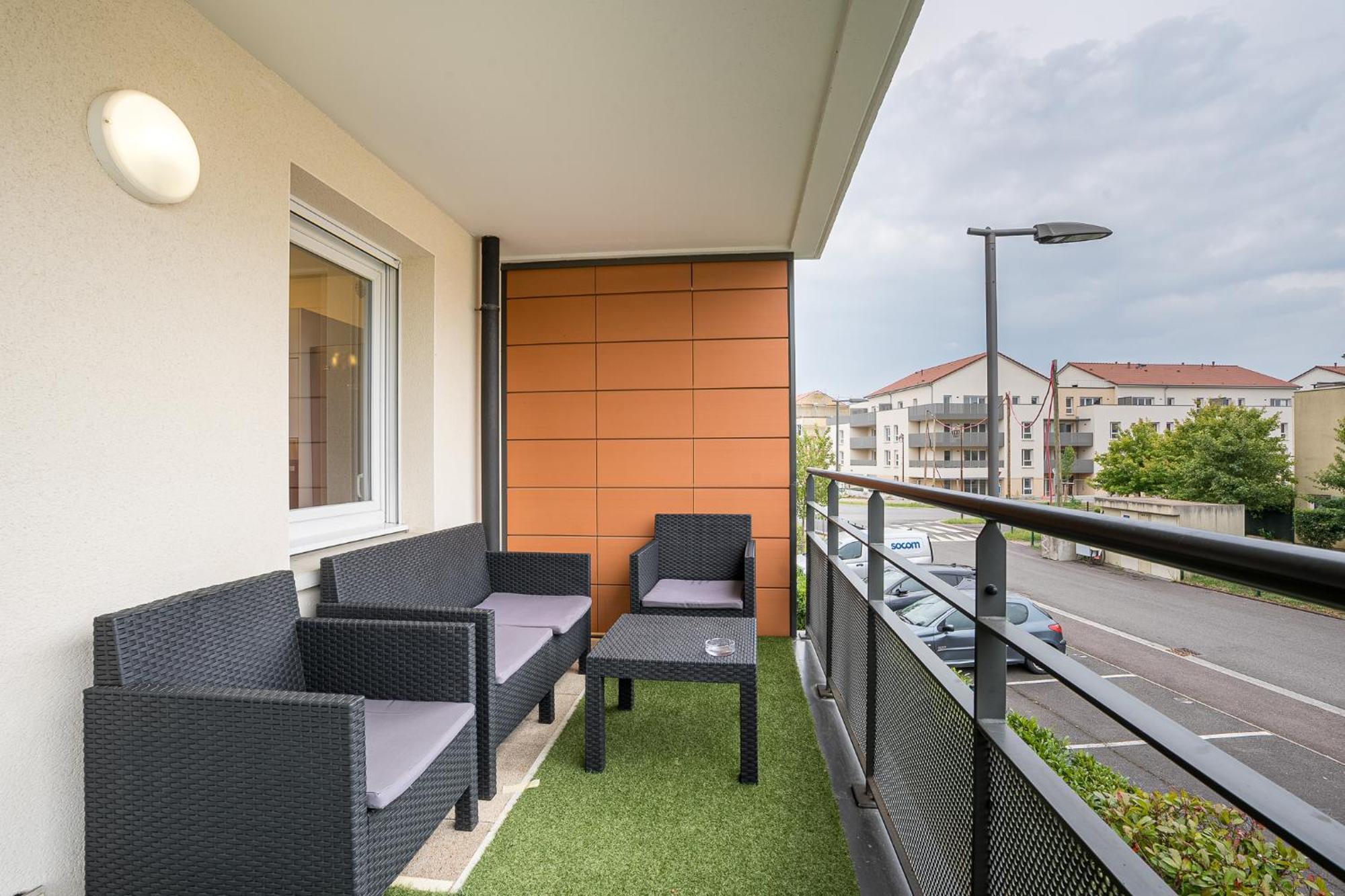 Spacieux - 4 Pers' - Balcon - 2 Lits - Parking Woippy エクステリア 写真